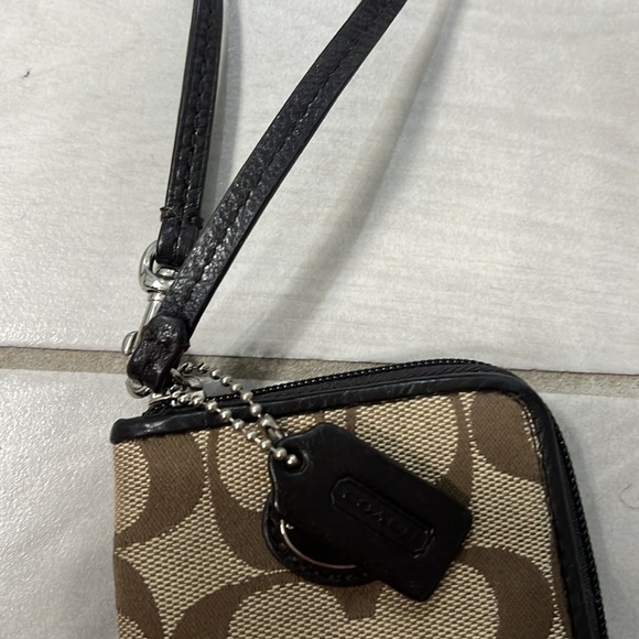 Coach wristlet/phone case - Picture 4 of 7